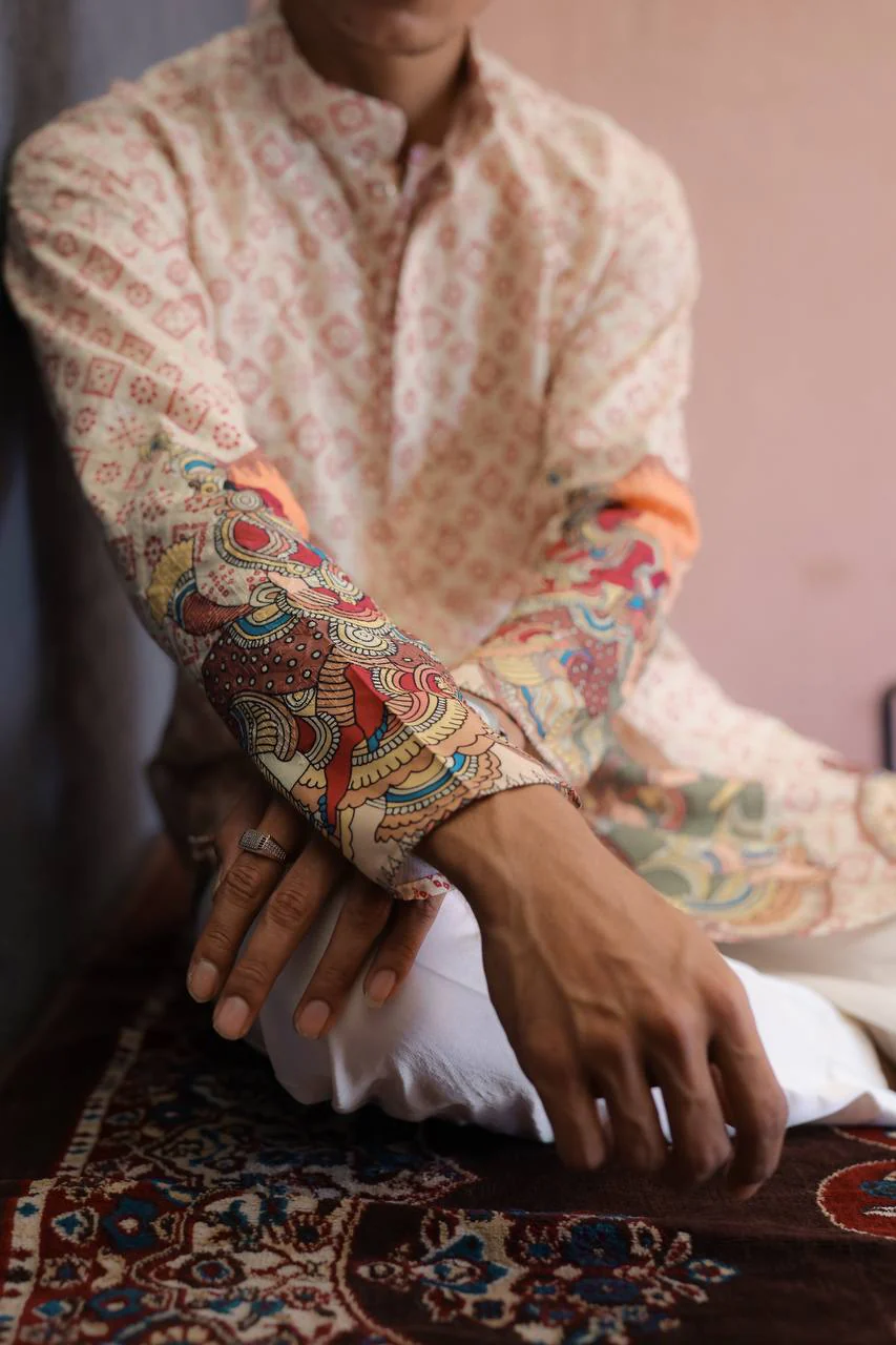 BEIGE SCHIFFLI RAJA RANI BANDHANI PRINTRD KURTA WITH PAJAMA - Image 7