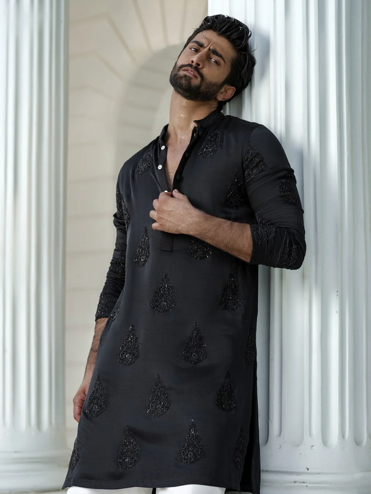BLACK HEND WORK MOTIF EMBROIDERED KURTA WITH PAJAMA - Image 5
