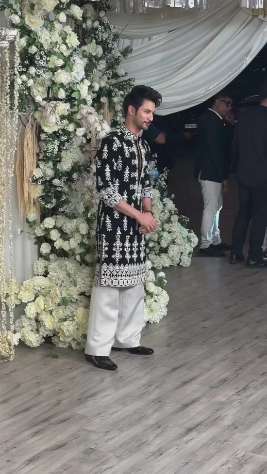 BLACK VELVAT KURTA With WHITE THERD EMBROIDERY KURTA PANT SET - Image 5