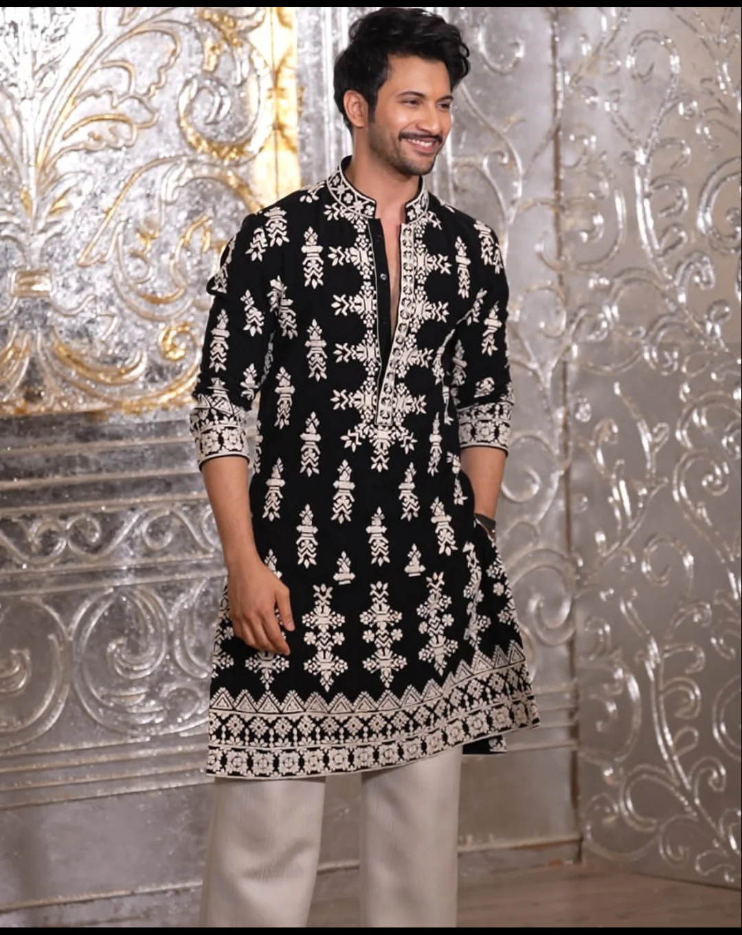 BLACK VELVAT KURTA With WHITE THERD EMBROIDERY KURTA PANT SET - Image 8