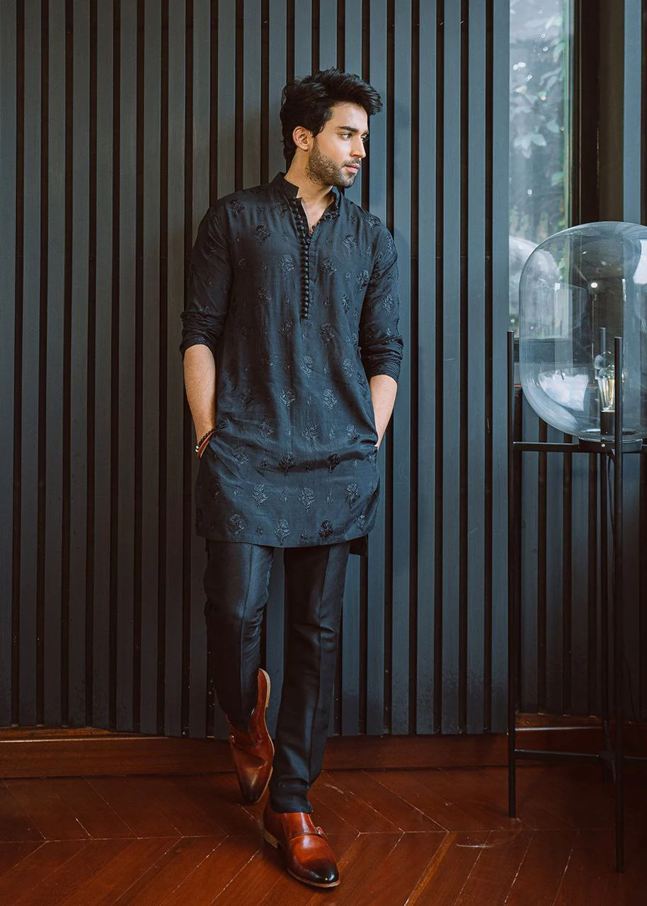 Celebrity Designer Embroidered Work Men's Kurta with Pajama - Image 2