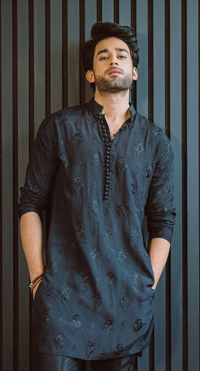 Celebrity Designer Embroidered Work Men's Kurta with Pajama - Image 3
