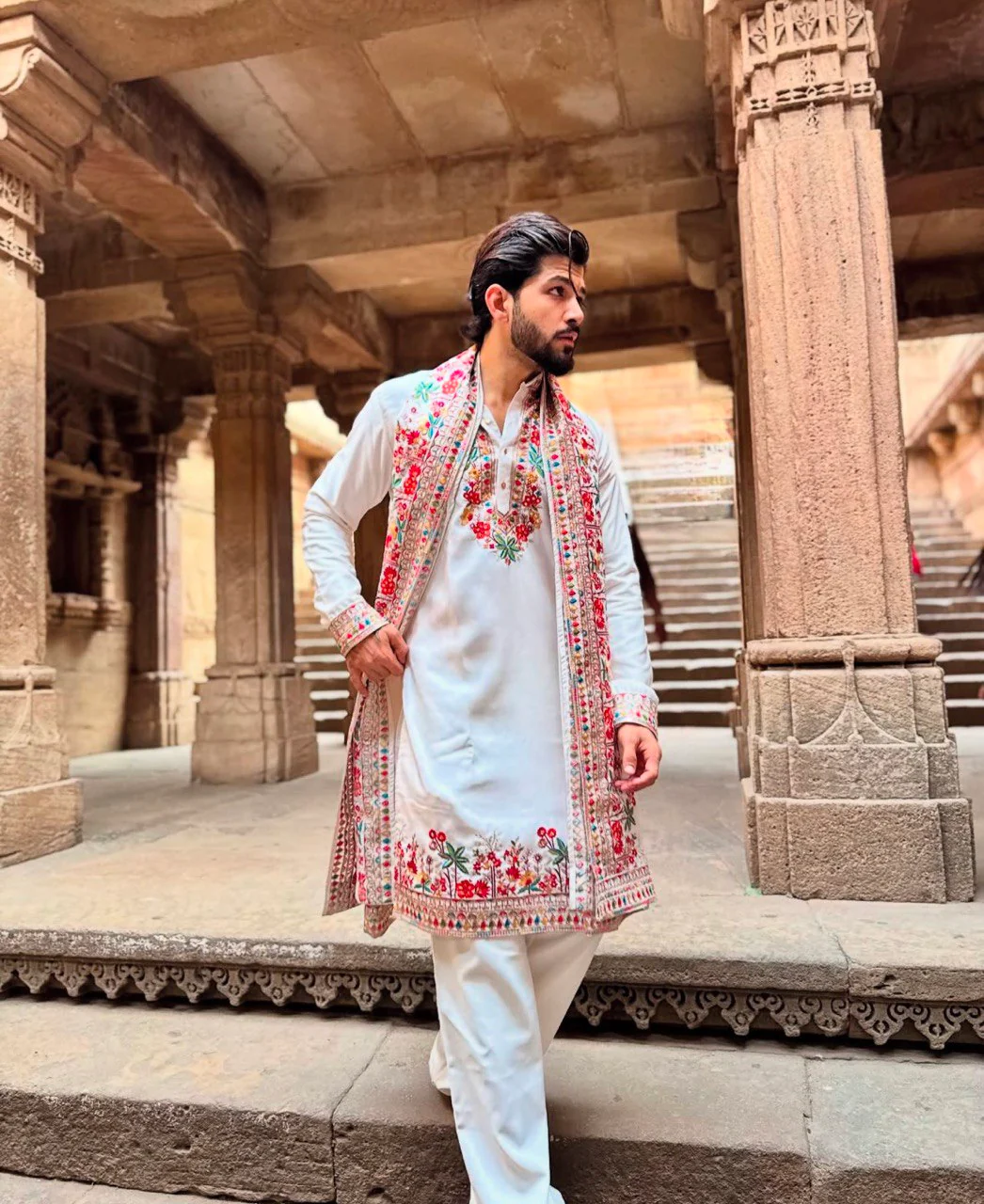 OFF WHITE HEAVY EMBROIDERED WORK KURTA PAJAMA AND DUPATTA SET FOR MEN'S