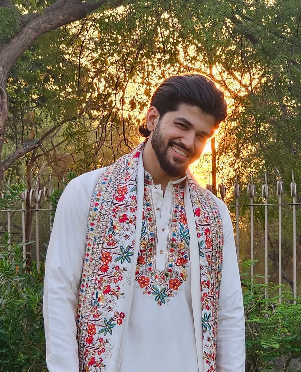 OFF WHITE HEAVY EMBROIDERED WORK KURTA PAJAMA AND DUPATTA SET FOR MEN'S - Image 2