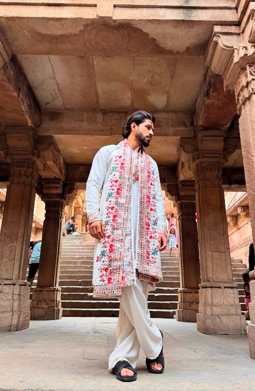 OFF WHITE HEAVY EMBROIDERED WORK KURTA PAJAMA AND DUPATTA SET FOR MEN'S - Image 8