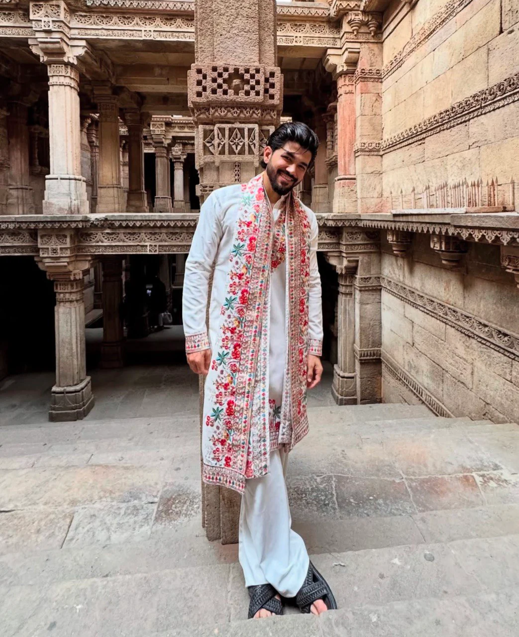 OFF WHITE HEAVY EMBROIDERED WORK KURTA PAJAMA AND DUPATTA SET FOR MEN'S - Image 9