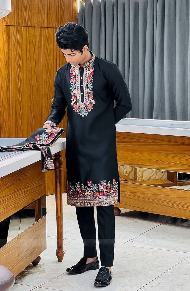 Regal BLACK Silk Kurta Set With Dupatta - Image 3
