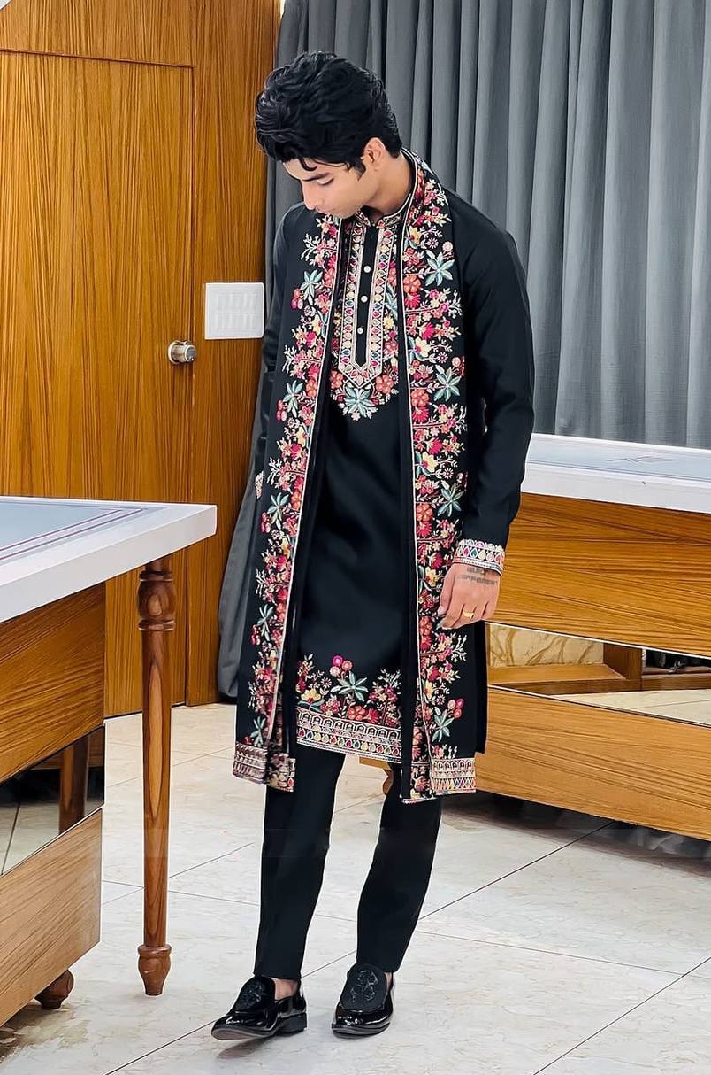 Regal BLACK Silk Kurta Set With Dupatta - Image 4