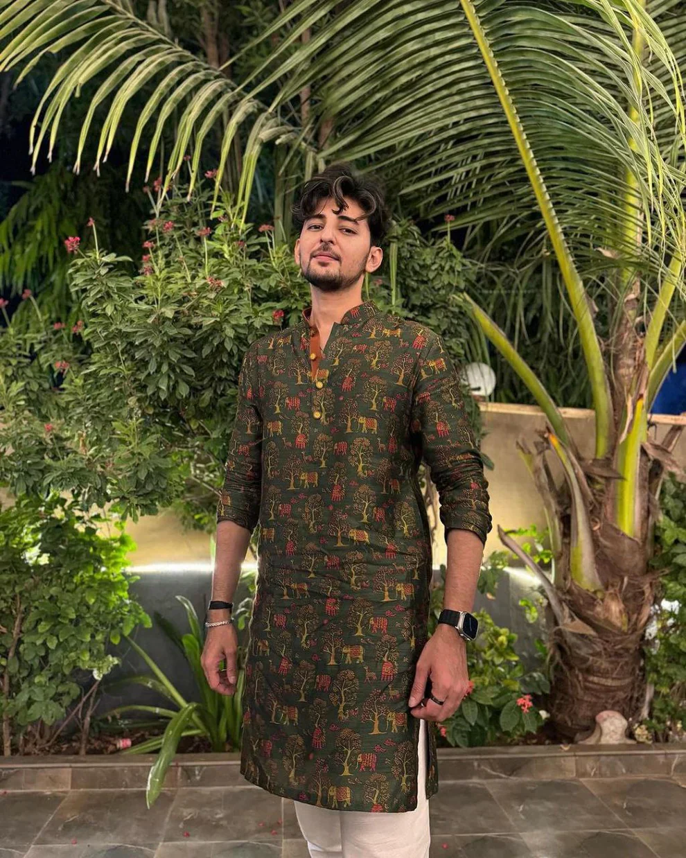 OLIVE GREEN PRINTED KURTA PAJAMA SET - Image 3