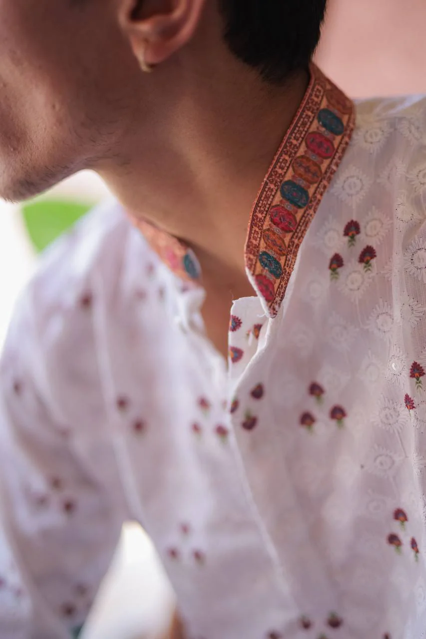 WHITE SCHIFFLI LEAF PRINTRD KURTA WITH PAJAMA - Image 5